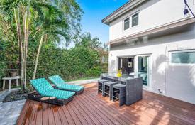 Haus in der Stadt – Coral Gables, Florida, Vereinigte Staaten. $1 700 000