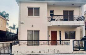 4-zimmer einfamilienhaus 310 m² in Kato Polemidia, Zypern. 620 000 €