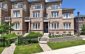 Stadthaus – Kingston Road, Toronto, Ontario,  Kanada. C$941 000