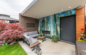 9-zimmer haus in der stadt in York, Kanada. C$2 465 000