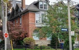 5-zimmer haus in der stadt in Old Toronto, Kanada. C$2 067 000