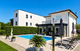 5-zimmer haus in der stadt 140 m² in Poreč, Kroatien. 570 000 €