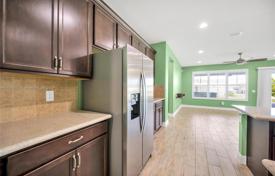 3-zimmer haus in der stadt 398 m² in Florida, Vereinigte Staaten. $610 000