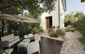 3-zimmer wohnung 100 m² in Pietrasanta, Italien. 600 000 €