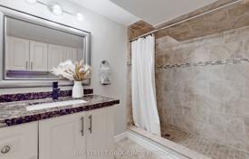 7-zimmer haus in der stadt in Scarborough, Kanada. C$1 375 000