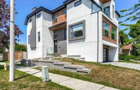 5-zimmer haus in der stadt in Etobicoke, Kanada. C$2 122 000