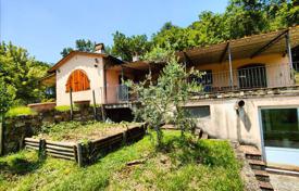 2-zimmer landgut 627 m² in Siena, Italien. 2 000 000 €