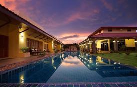 11-zimmer villa 600 m² in Pattaya, Thailand. $998 000