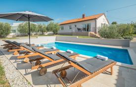 5-zimmer haus in der stadt 140 m² in Poreč, Kroatien. 550 000 €
