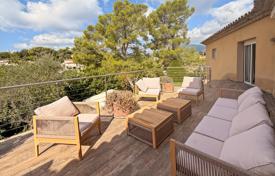 7-zimmer villa in Roquefort-les-Pins, Frankreich. 2 500 €  pro Woche