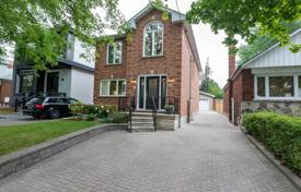 Haus in der Stadt – East York, Toronto, Ontario,  Kanada. C$1 739 000