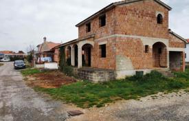 Haus House for sale in Pula. 230 000 €