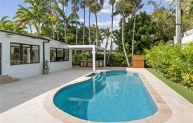 4-zimmer haus in der stadt 272 m² in Miami, Vereinigte Staaten. $2 600 000