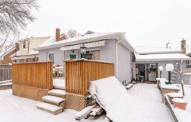 7-zimmer haus in der stadt in Scarborough, Kanada. C$1 639 000