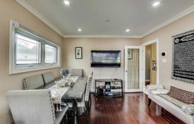 5-zimmer haus in der stadt in Scarborough, Kanada. C$1 640 000