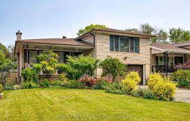9-zimmer haus in der stadt in North York, Kanada. C$2 006 000