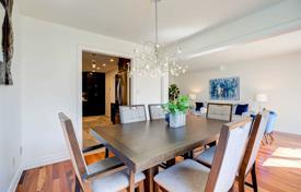 10-zimmer haus in der stadt in Etobicoke, Kanada. C$1 915 000