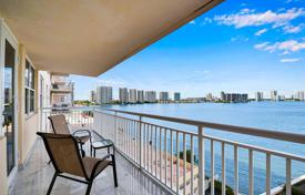 Eigentumswohnung – Sunny Isles Beach, Florida, Vereinigte Staaten. $690 000