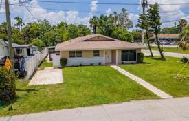 Haus in der Stadt – North Fort Myers, Florida, Vereinigte Staaten. $385 000