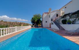 6-zimmer villa 256 m² in Calp, Spanien. 526 000 €