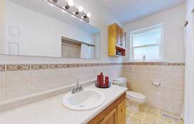 8-zimmer haus in der stadt in Scarborough, Kanada. C$1 349 000