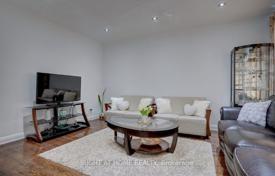 9-zimmer haus in der stadt in Scarborough, Kanada. C$1 422 000