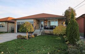 6-zimmer haus in der stadt in North York, Kanada. C$1 709 000