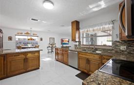 Haus in der Stadt – Pembroke Pines, Broward, Florida,  Vereinigte Staaten. $849 000
