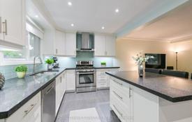 6-zimmer haus in der stadt in Scarborough, Kanada. C$1 279 000