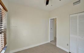 Eigentumswohnung – Pembroke Pines, Broward, Florida,  Vereinigte Staaten. $330 000