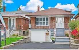 Haus in der Stadt – East York, Toronto, Ontario,  Kanada. C$1 272 000