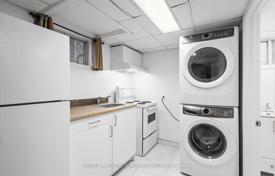 8-zimmer haus in der stadt in Etobicoke, Kanada. C$1 914 000