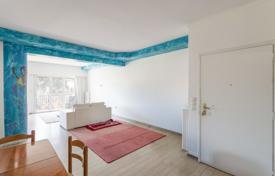 3-zimmer wohnung 137 m² in Athenische Riviera, Griechenland. 300 000 €