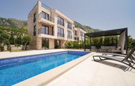6-zimmer villa 220 m² in Reževići, Montenegro. 725 000 €
