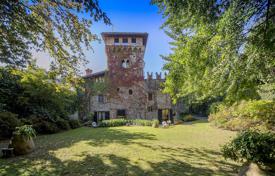 Villa – Bergamo, Lombardei, Italien. 1 950 000 €