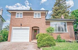 3-zimmer haus in der stadt in East York, Kanada. C$1 798 000