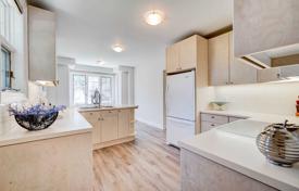 4-zimmer haus in der stadt in North York, Kanada. C$2 253 000