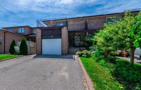 3-zimmer stadthaus in Etobicoke, Kanada. C$1 090 000