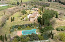 18-zimmer landgut 785 m² in Lucignano, Italien. 1 400 000 €