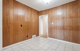 8-zimmer haus in der stadt in North York, Kanada. C$1 700 000