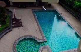 3-zimmer appartements in eigentumswohnungen in Khlong Toei, Thailand. $3 400  pro Woche