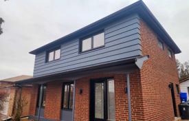 3-zimmer haus in der stadt in Etobicoke, Kanada. C$1 450 000