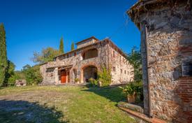 19-zimmer landgut 840 m² in Gaiole In Chianti, Italien. 990 000 €