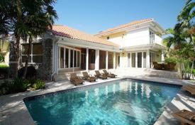 7-zimmer villa 532 m² in Coral Gables, Vereinigte Staaten. $2 100 000
