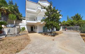 12-zimmer villa 300 m² auf der Peloponnes, Griechenland. 390 000 €