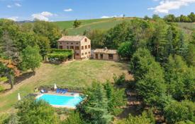 Villa – Amandola, Marche, Italien. 850 000 €