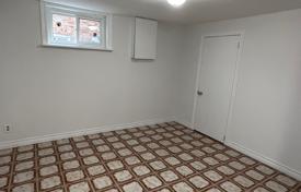 9-zimmer haus in der stadt in North York, Kanada. C$1 310 000