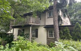 10-zimmer haus in der stadt in North York, Kanada. C$1 616 000