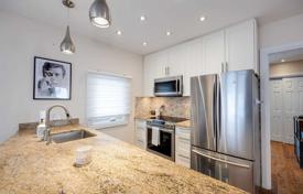 9-zimmer haus in der stadt in Scarborough, Kanada. C$1 124 000