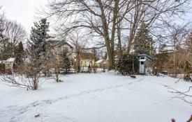 5-zimmer haus in der stadt in Etobicoke, Kanada. C$1 470 000